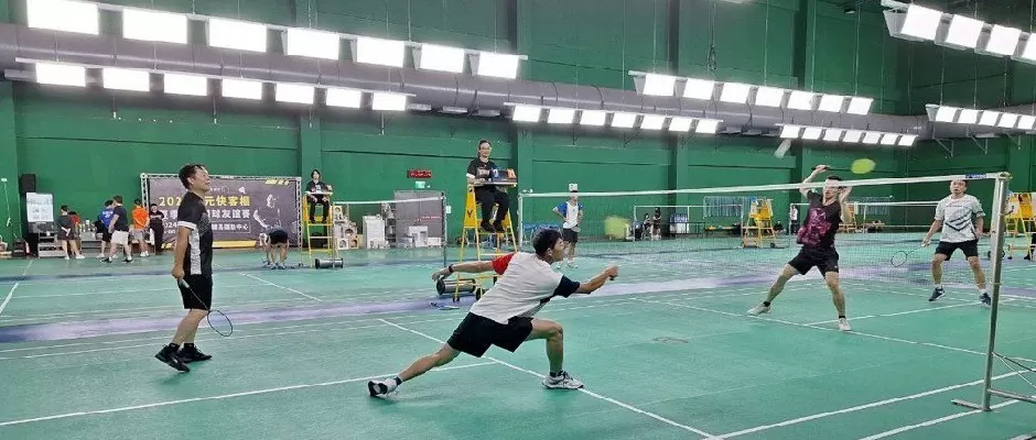 經濟日報｜寶元快客櫃夏季羽球盃 幸福健康正能量的熱情競技盛宴